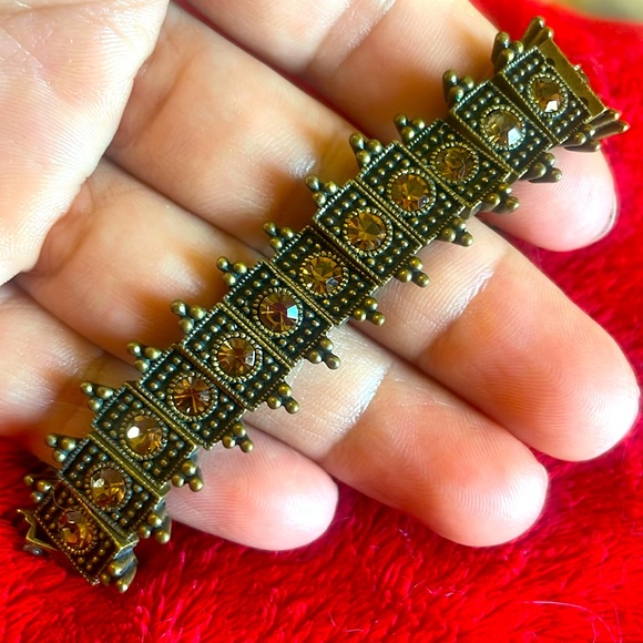 Gorgeous Topaz Jeweled Pave Stretch Statement Bracelet - Picture 1 of 1